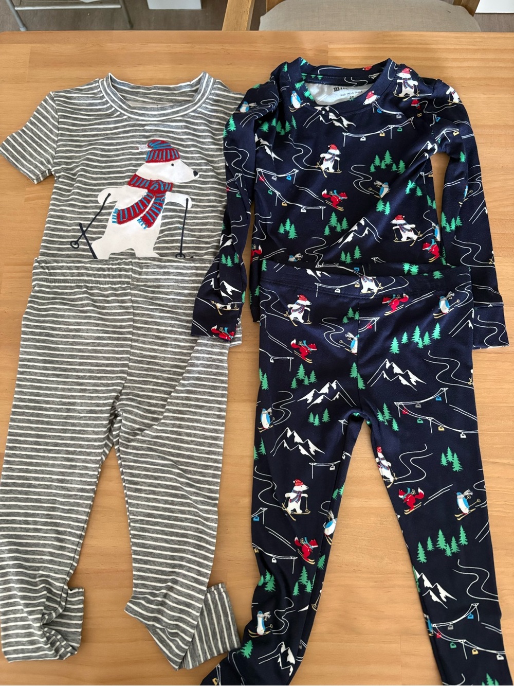 Set of 2 pajama sets